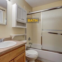 2403 S Lima Way in Aurora, CO - Building Photo - Building Photo