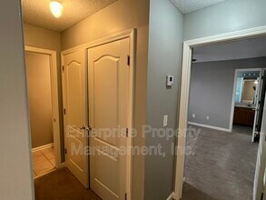 9125 Cinderhill Cove E in Memphis, TN - Building Photo - Building Photo