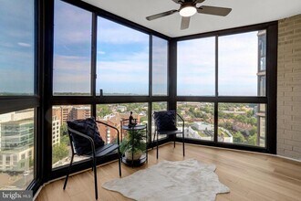 900 N Stafford St in Arlington, VA - Building Photo - Building Photo