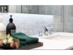 5410 Shortcut Rd in Vancouver, BC - Building Photo - Building Photo