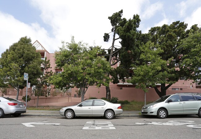 Rosewood Apartments in Berkeley, CA - Building Photo - Building Photo