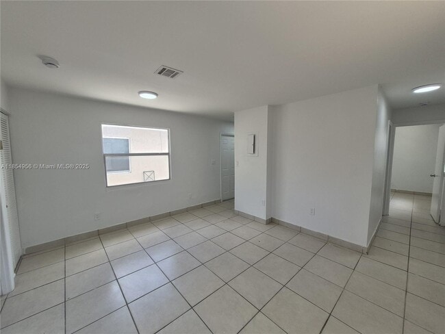 1018 NW 6th Ave in Fort Lauderdale, FL - Building Photo - Building Photo