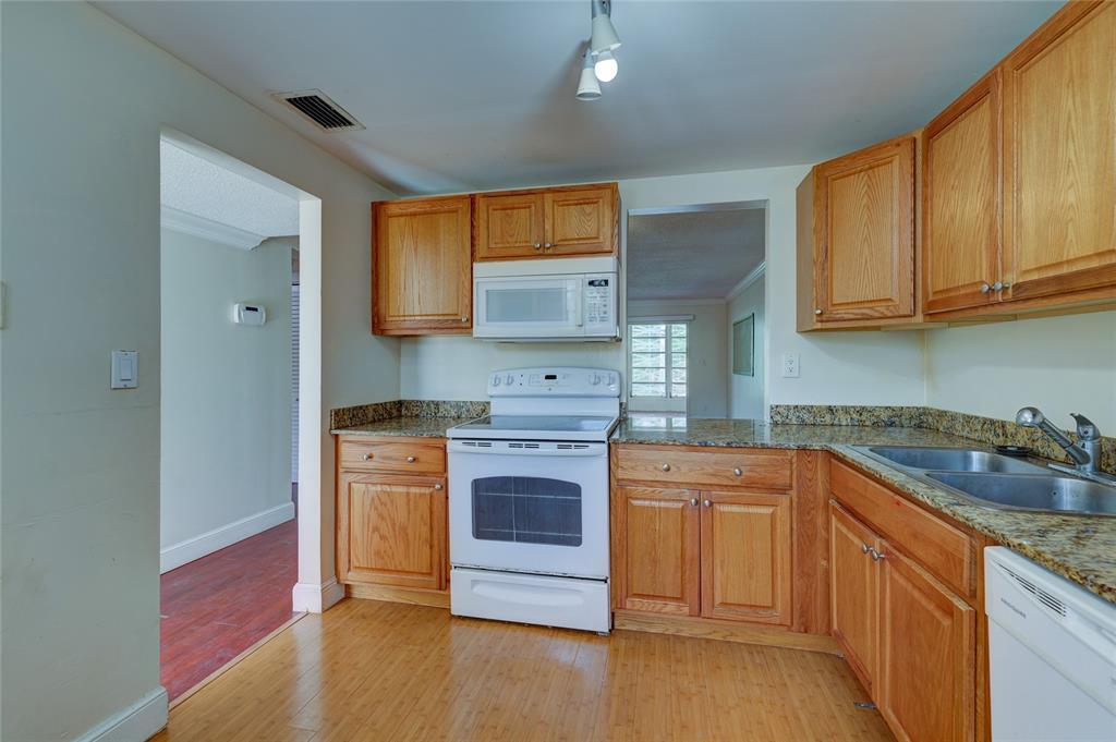 8141 SW 24th Ct, Unit 306 in Davie, FL - Building Photo