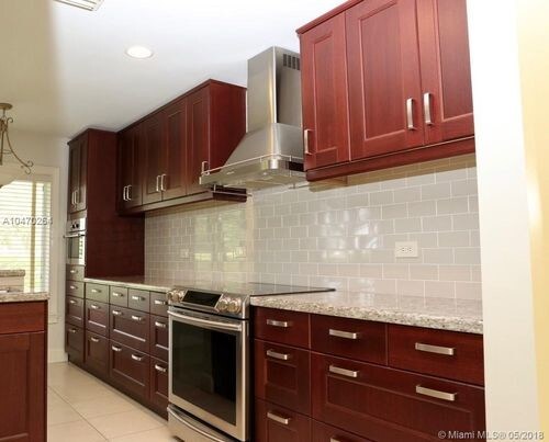 16369 Malibu Dr-Unit -5C in Weston, FL - Building Photo