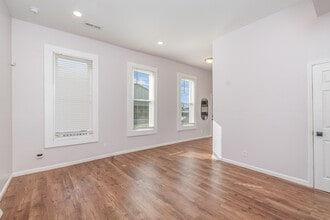 117 W 10th St in Newport, KY - Building Photo - Building Photo