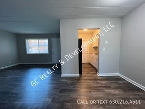 324 Wilson Ave in West Chicago, IL - Building Photo - Building Photo