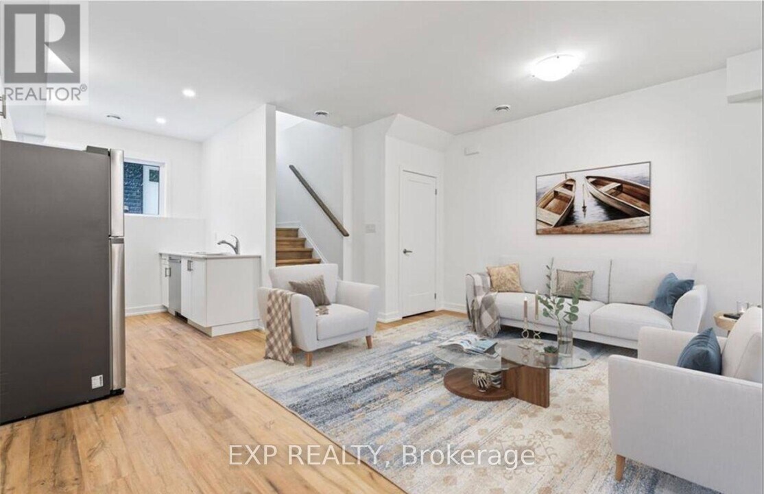 781 Clare Ave in Welland, ON - Building Photo