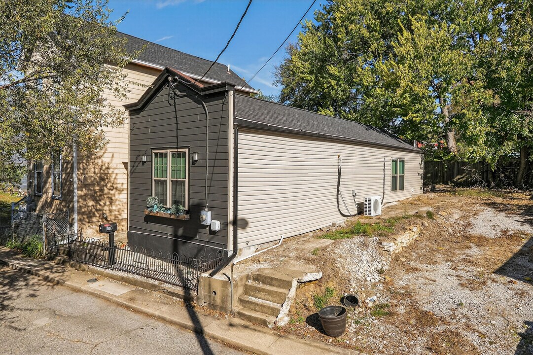1012 Jackson St in Covington, KY - Building Photo