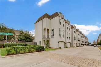 11120 Savannah Oaks Ln in Houston, TX - Building Photo - Building Photo