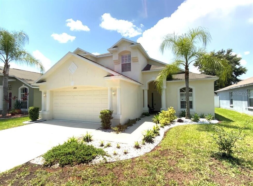 2353 Roanoke Springs Dr in Ruskin, FL - Building Photo