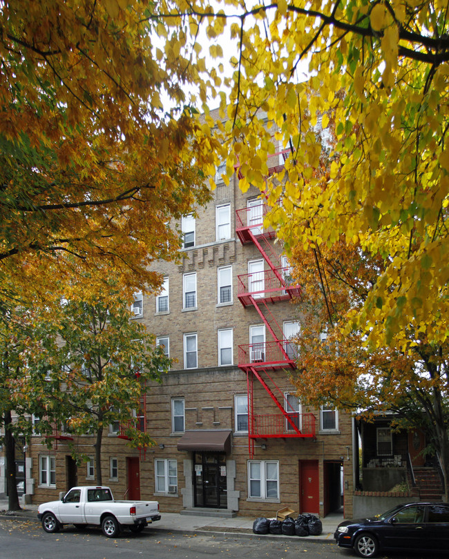 The Camelot in Bronx, NY - Foto de edificio - Building Photo