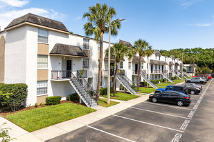 Russellwood Condominiums Apartamentos