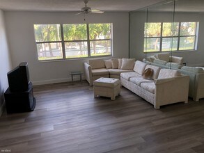 420 SE 2nd Ave-Unit -Apt B23 in Deerfield Beach, FL - Building Photo - Building Photo