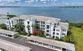 1030 Tidewater Shores Loop in Bradenton, FL - Building Photo