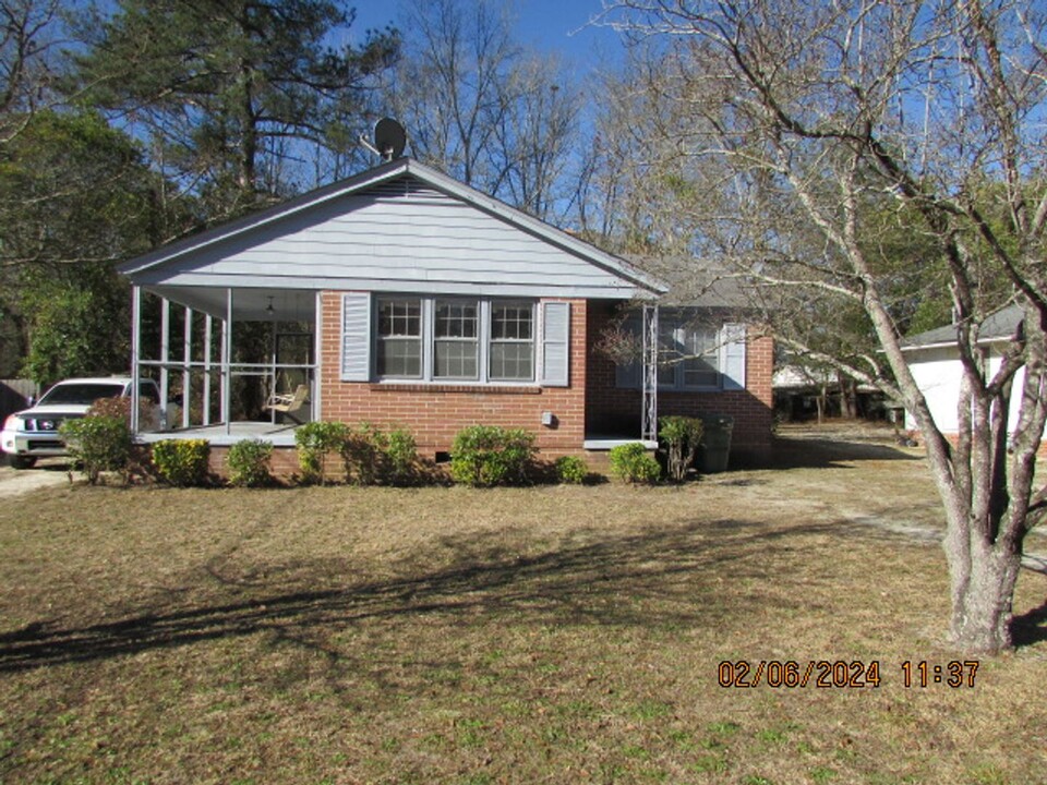 8 Hynes St in Sumter, SC - Building Photo