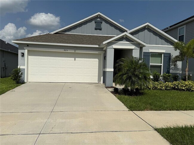 property at 925 Overpool Ave