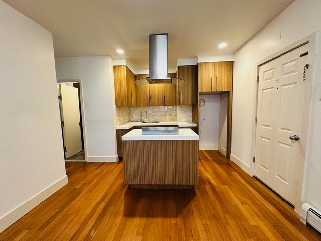 81 W 27th St in Bayonne, NJ - Building Photo - Building Photo