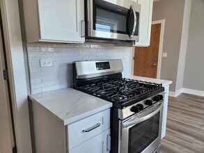 3939 N Janssen Ave, Unit 3 in Chicago, IL - Building Photo - Building Photo