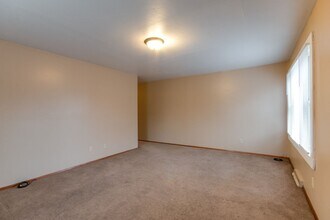 713 Moro St in Manhattan, KS - Building Photo - Building Photo