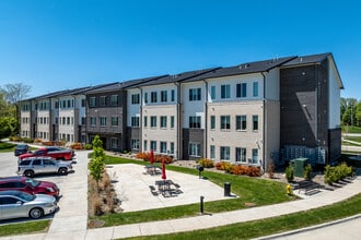 Grace Creek Senior Apartments in West Des Moines, IA - Building Photo - Building Photo