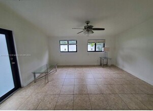 17620 NE 8th Pl in Miami, FL - Building Photo - Building Photo