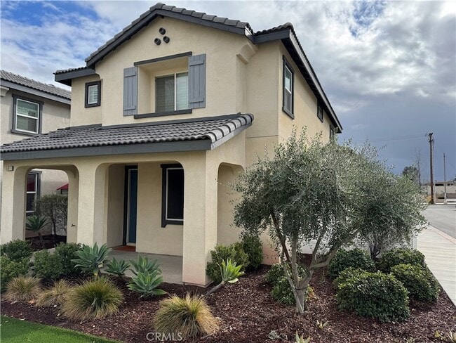 501 Villa Way in Colton, CA - Building Photo - Building Photo