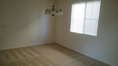 65 Sertata Ct in Henderson, NV - Building Photo - Building Photo