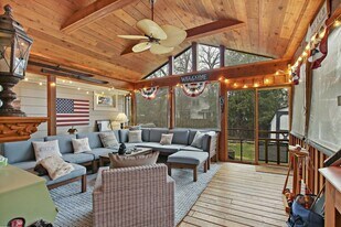 642 Agaming Rd in Fontana-on-Geneva Lake, WI - Building Photo