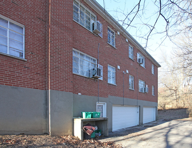 3530 Hazelwood Ave in Cincinnati, OH - Foto de edificio - Building Photo