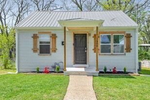 1908 Cherry St in Columbia, TN - Building Photo