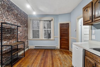 103 Myrtle St, Unit 1 in Boston, MA - Building Photo - Building Photo