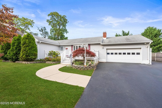 351 Hollywood Ave in Long Branch, NJ - Building Photo - Building Photo