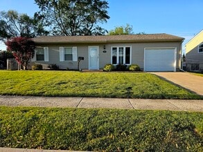 302 Healy Ave in Romeoville, IL - Foto de edificio - Building Photo