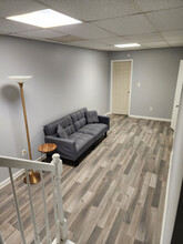 Room in Duplex on Jones Ave NW in Atlanta, GA - Building Photo - Building Photo