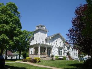 911 Pennsylvania Ave in Mendota, IL - Building Photo