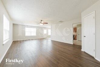 7330 Winter Song Dr in Magnolia, TX - Foto de edificio - Building Photo