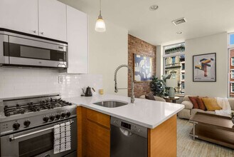 140 Broadway in Brooklyn, NY - Building Photo - Building Photo