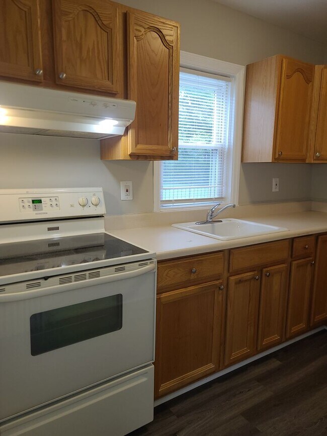 2916 Clearview Ave-Unit -1 in Baltimore, MD - Building Photo - Building Photo