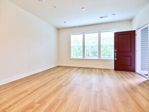 16076 Frederick Rd in Rockville, MD - Building Photo - Building Photo