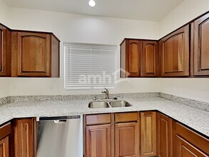 4744 E Laurel Ave in Gilbert, AZ - Building Photo - Building Photo