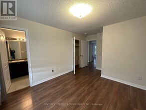 1 Tollgate St in Brampton, ON - Building Photo - Building Photo