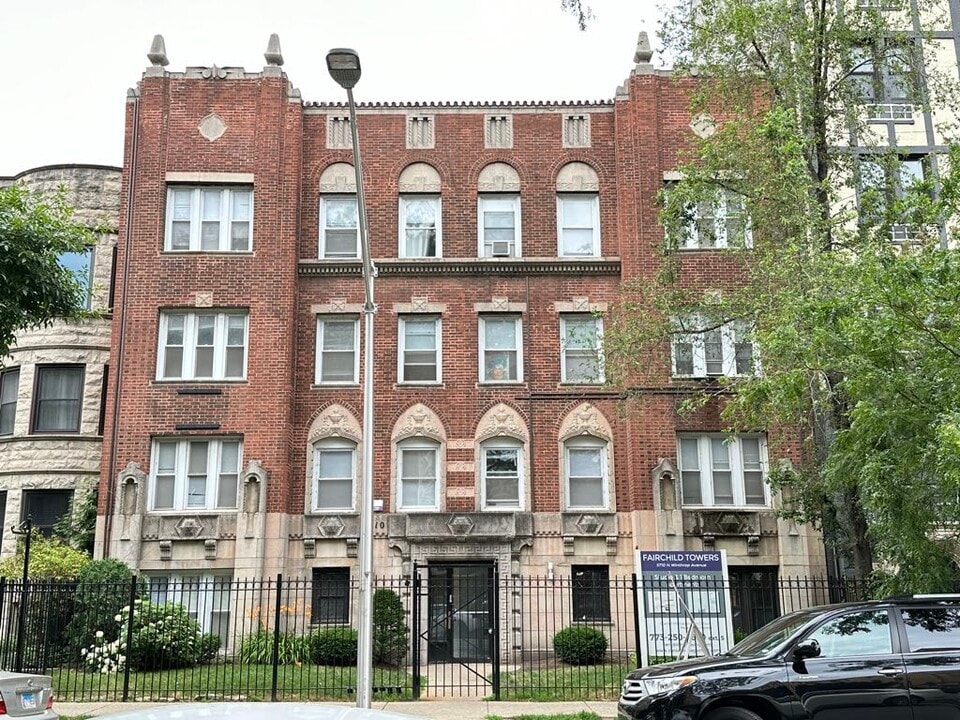 5708 N Winthrop Ave in Chicago, IL - Building Photo