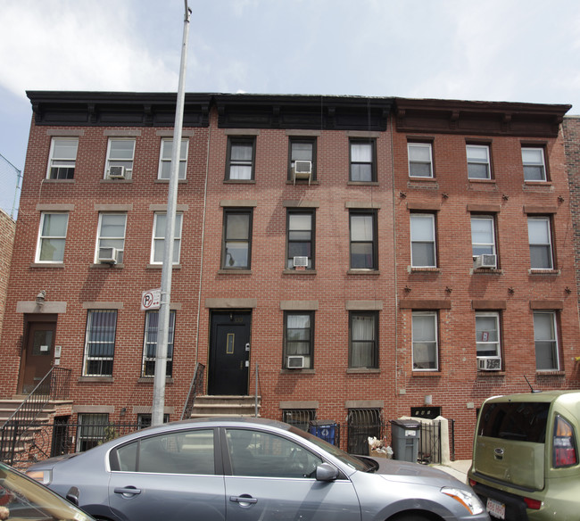 139 Huntington St in Brooklyn, NY - Building Photo - Building Photo