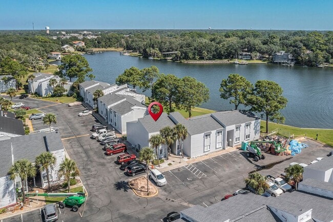 101 Old Ferry Rd in Shalimar, FL - Building Photo - Building Photo