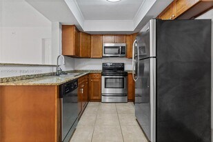 5520 NW 61st St in Coconut Creek, FL - Building Photo