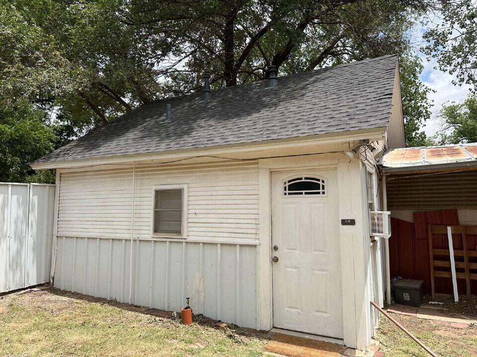 2316 18th St in Lubbock, TX - Building Photo