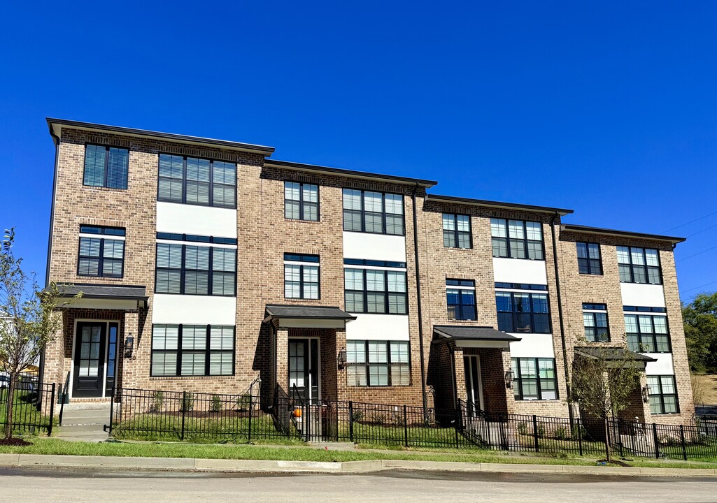 10th and Park in Nashville, TN - Building Photo