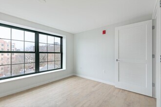 9 Soden St, Unit 105 in Cambridge, MA - Foto de edificio - Building Photo