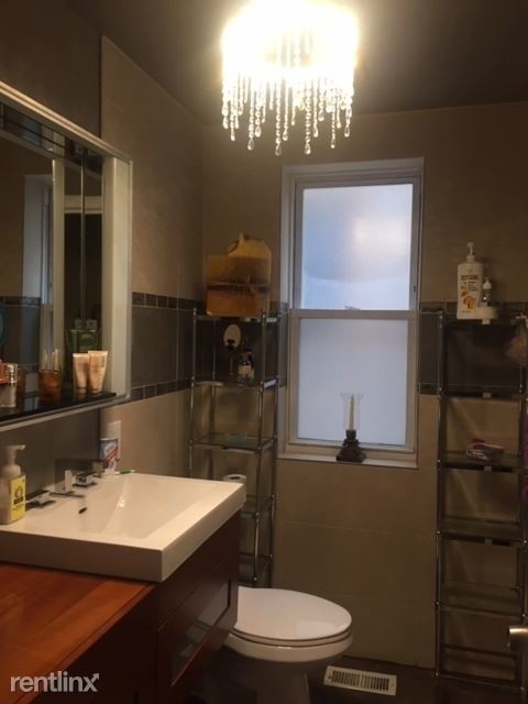 6945 S Paxton Ave-Unit -Apt 1 in Chicago, IL - Foto de edificio