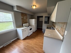 502 Montana Ave in Pontiac, MI - Building Photo - Building Photo